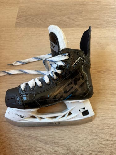 2023 CCM JetSpeed FT675 Hockey Skates Size 1 (Used)