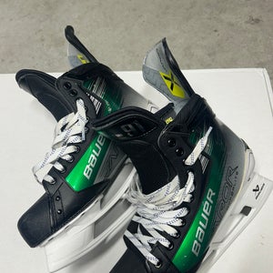 NHL Bauer Vapor Hyperlite 2 Hockey Skates Pro Stock 11.5 296mm SEGUIN (Used)