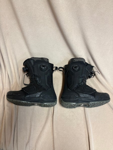 Size M 10.0 (W 11.0) Intuition Snowboard Boots All Mountain (Used)