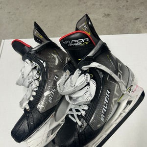 NHL Bauer Vapor Hyperlite Hockey Skates Pro Stock Size 9 Fit 2 280mm SEGUIN (Used)