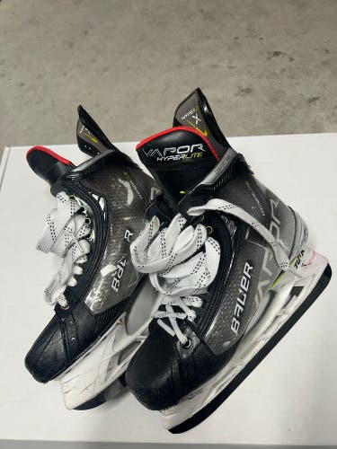 NHL Bauer Vapor Hyperlite Hockey Skates Pro Stock Size 9 Fit 2 280mm SEGUIN (Used)