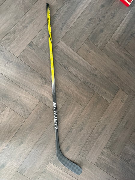 Senior Bauer Vapor Hyperlite 2 Left Hand Hockey Stick P88 77 Flex Pro Stock (New)