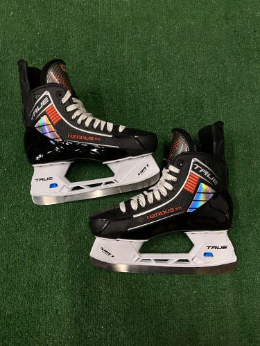 Senior True HZRDUS 5X Hockey Skates Regular Width 9.5 (New)