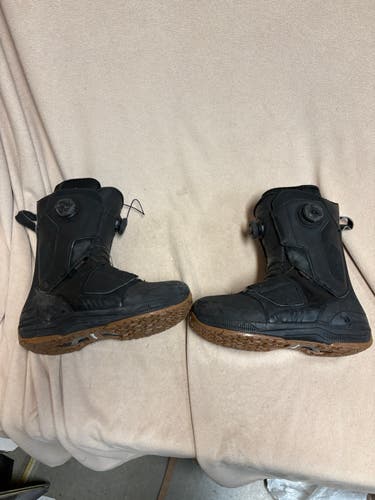 Size M 10.0 (W 11.0) Intuition Snowboard Boots All Mountain (Used)