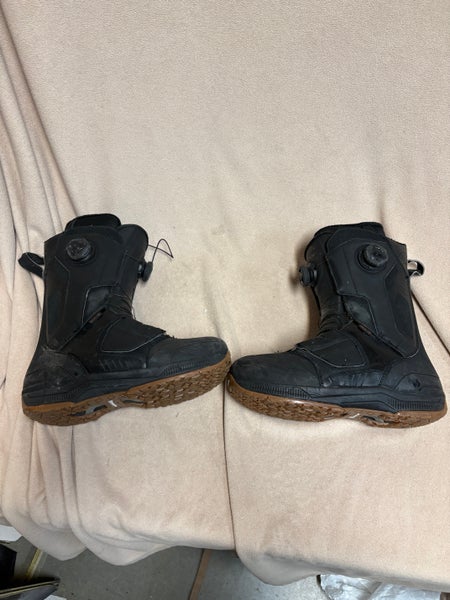 Size M 10.0 (W 11.0) Intuition Snowboard Boots All Mountain (Used)