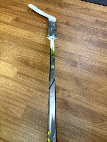 Intermediate Bauer Hyperlite 2 Regular Goalie Stick 23" Paddle (Used)