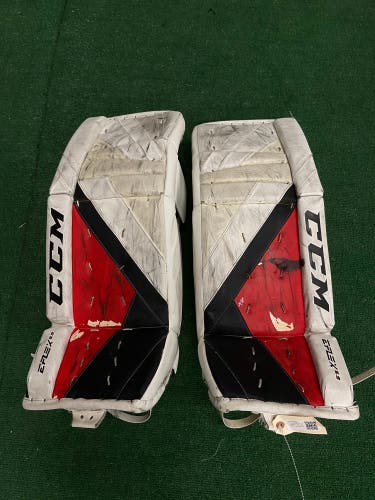 31" Intermediate CCM Extreme Flex 5.9 Goalie Leg Pads (Used)