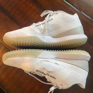 White Men's Size M 9.5 (W 10.5) Youth New Balance Freeze Low Top Turf Cleats (Used)