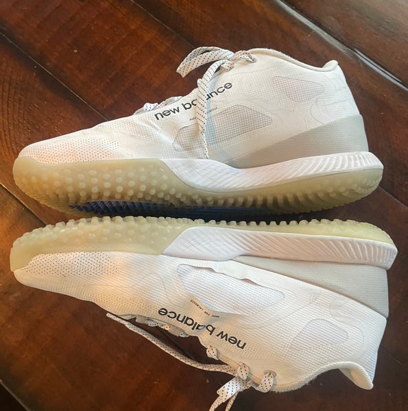 White Men's Size M 9.5 (W 10.5) Youth New Balance Freeze Low Top Turf Cleats (Used)