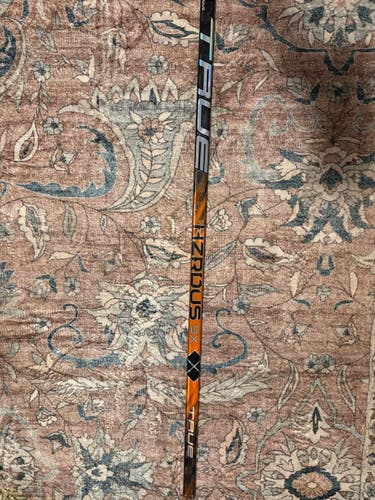 Senior True HZRDUS 9X Right Handed Hockey Stick TC2 65 Flex (Used)