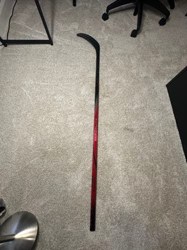 Senior Red Bauer Vapor Hyperlite 2 Right Handed Hockey Stick P92M 70 Flex Pro Stock (New)