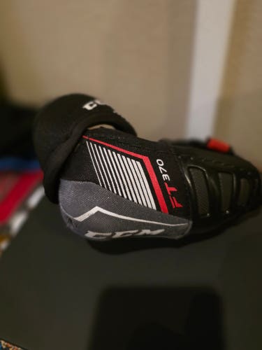 Junior Small CCM JetSpeed FT370 Elbow Pads (Used)