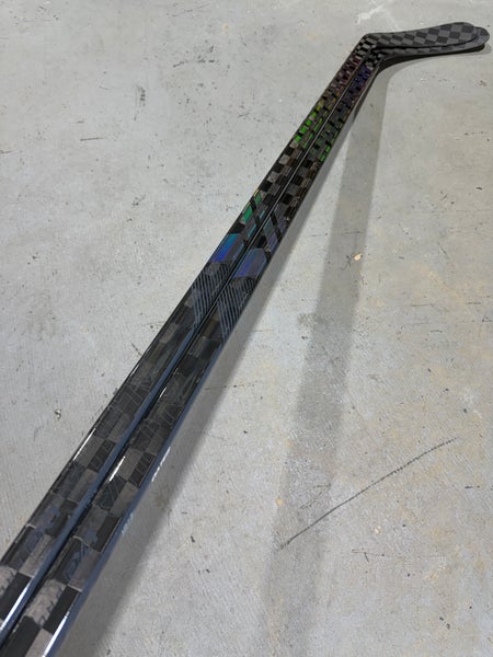 2 Warrior Alpha LX2 Pro, Pro Stock Hockey Stick Grip W77 Right 85 Flex 4151