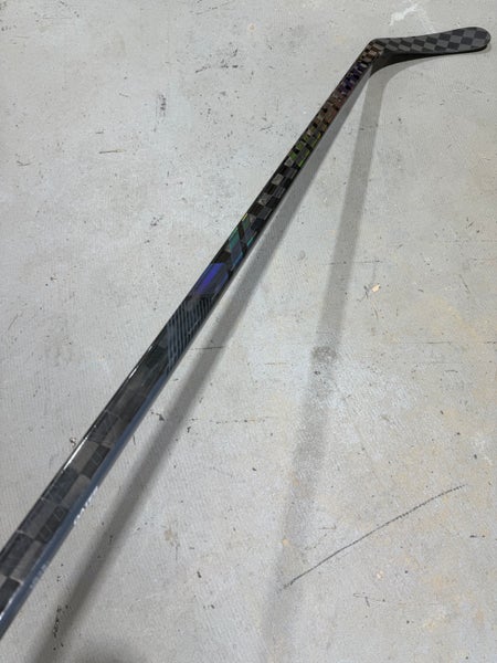 Warrior Alpha LX2 Pro, Pro Stock Hockey Stick Grip W77 Right 85 Flex 4151