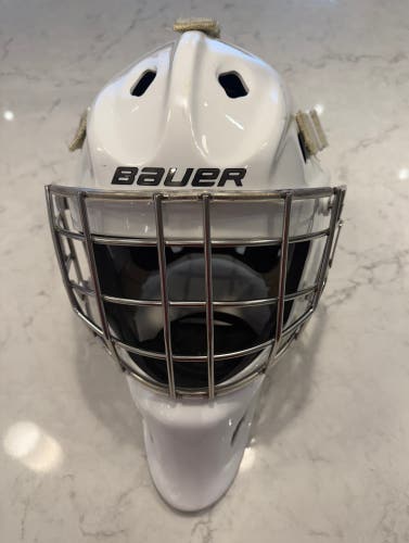 Senior Medium 2022 Bauer NME One Goalie Mask Pro Stock (Used)