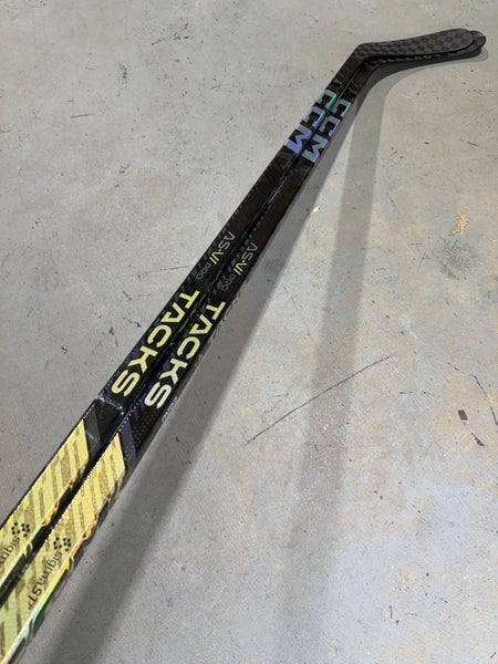 2 Pack CCM TACKS AS-VI PRO, Pro Stock Stick Grip P90 75 Flex Right 4162