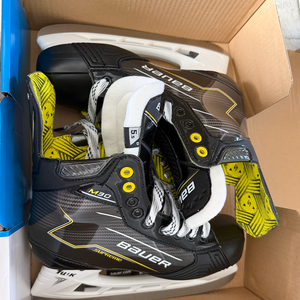 Bauer Supreme M30 Hockey Skates Size 5.5 (New)