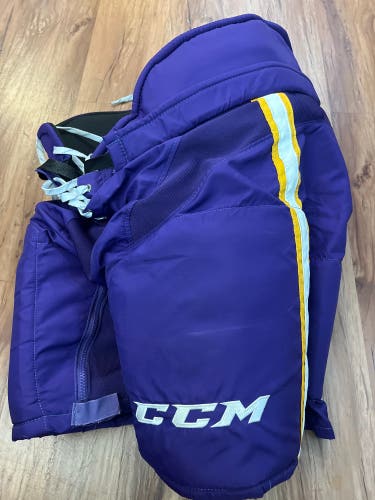 Men's Senior Large CCM HP35 Hockey Pants Pro Stock (Used)