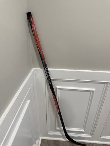 Bauer Vapor FlyLite intermediate Right Handed Hockey Stick P92 55 Flex (New) Red