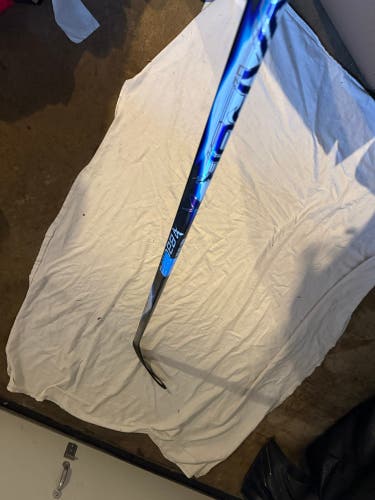 Senior Bauer Vapor FlyLite Right Handed Hockey Stick P92 70 Flex (New)