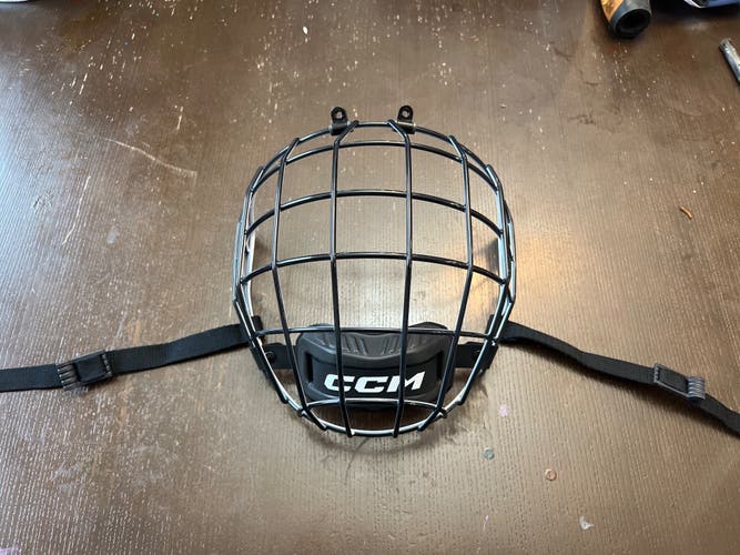 Medium CCM FM580 Full Cage (Used)