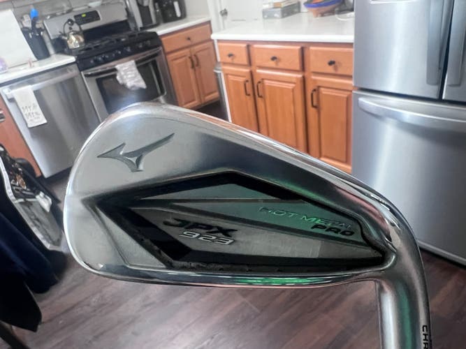 Mizuno JPX-923 Hot Metal Right Handed Iron Set Stiff Flex (8 Clubs) #4 - #9, PW, GW Steel Shaft (Use