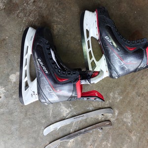 Bauer Vapor 3X Pro Hockey Skates 10 (Used) with three pairs of runners