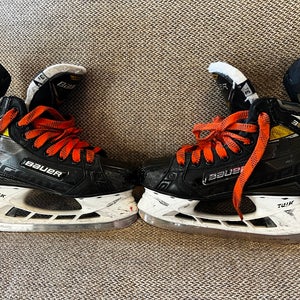 Bauer Supreme 3S Pro Hockey Skates Regular Width Size 3.5 (Used)