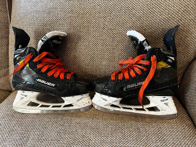 Bauer Supreme 3S Pro Hockey Skates Regular Width Size 3.5 (Used)
