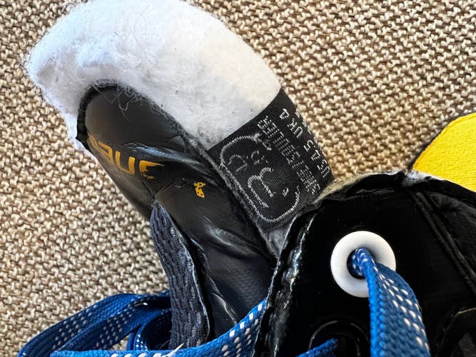 Bauer Supreme S160 Hockey Skates Regular Width Size 3.5 (Used)