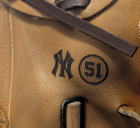 Rawlings RTD-51 Bernie Williams Signature Baseball Glove 13.5 with NY & #51 Logo