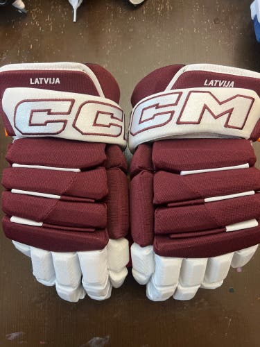 CCM HG4P3C Gloves 15" (New)