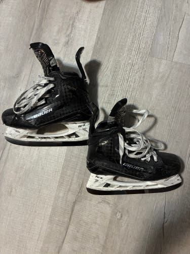 2022 Bauer Supreme Mach Hockey Skates Size 5 (Used)