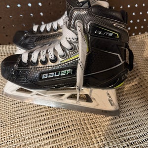 2021 Bauer Elite Hockey Goalie Skates Regular Width Size 2 (Used)