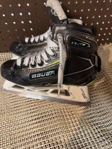 2021 Bauer Elite Hockey Goalie Skates Regular Width Size 2 (Used)