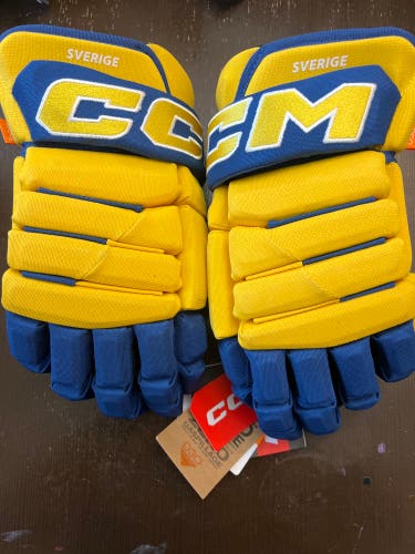 CCM HG4P3C Gloves 15" (New)