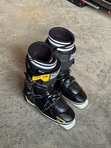 28.5 Men's Dalbello IL Moro 120 Ski Boots Stiff Flex (Used)
