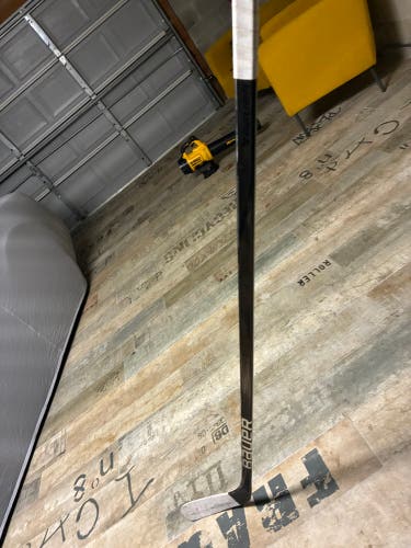 Intermediate Bauer Vapor Hyperlite 2 Right Handed Hockey Stick P90TM 55 Flex Pro Stock (New)