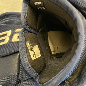 Bauer Supreme Ultrasonic Gloves 13" (Used)