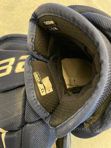 Bauer Supreme Ultrasonic Gloves 13" (Used)