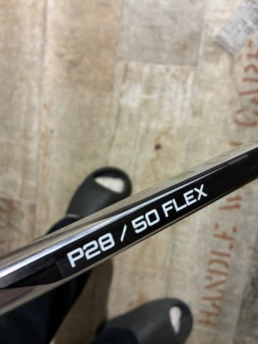 Intermediate Bauer Vapor Hyperlite 2 Right Handed Hockey Stick P28 55 Flex Pro Stock (New)
