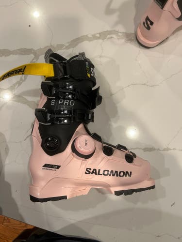 Mondo 23 & 23.5 Women's Salomon S/Pro All Mountain Ski Boots Medium Flex (Used)