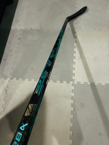 Senior Bauer Pulse Right Handed Hockey Stick P28 70 Flex Pro Stock (New)