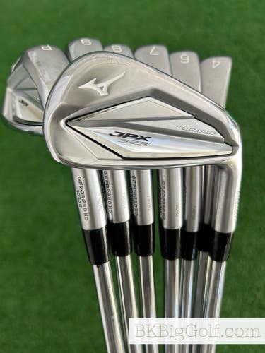 Mizuno JPX 923 Forged Iron Set 4-P / Dynamic Gold 105 Stiff +1