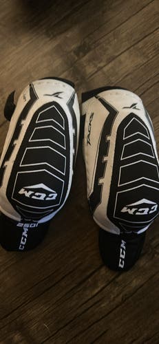 Junior CCM Tacks Elbow Pads (Used)