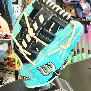 DISPLAY MODEL  | Spring 2025 Wilson A2000 1716 11.5" Infield Baseball Glove RHT | FAST SHIP