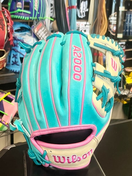 DISPLAY MODEL | Spring 2025 Wilson A2000 1786 11.5" Infield Baseball Glove RHT | FAST SHIP