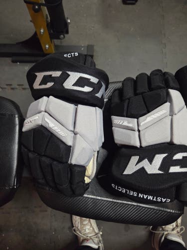 CCM HG65C Gloves 14" Pro Stock (Used)