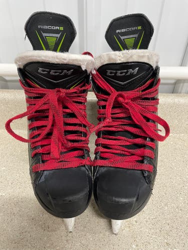 CCM Ribcor 74K Hockey Skates Extra Wide Width Size 4.5 (Used)