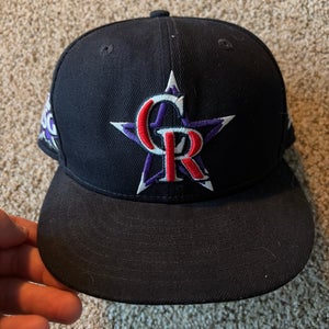 Black Men's 7 New Era Hat (Used)